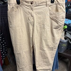 Ruby Rd. Cream Capris